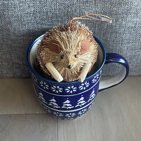 [Set of 2]  Polish Nordic Blue Evergreen Mug + Hedgehog Brush Ornament (NIB/NWT) - Picture 2 of 11